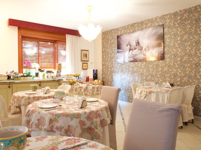 Breakfast room